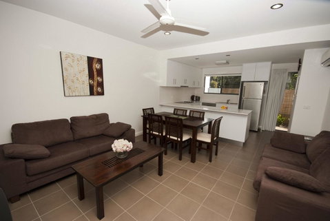 Woodville Beach Townhouse 6 - New South Wales Tourism  2