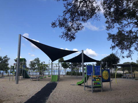 Bribie Island Hotel - New South Wales Tourism  23