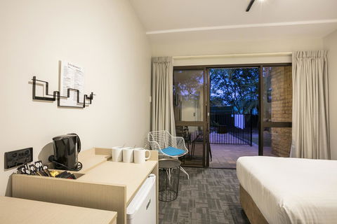 Nightcap At Kawana Waters Hotel - New South Wales Tourism  13