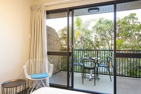 Nightcap At Kawana Waters Hotel - New South Wales Tourism  30