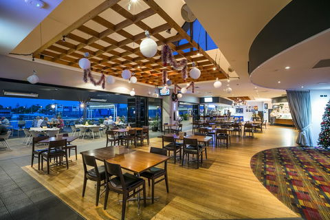 Nightcap At Kawana Waters Hotel - New South Wales Tourism  19
