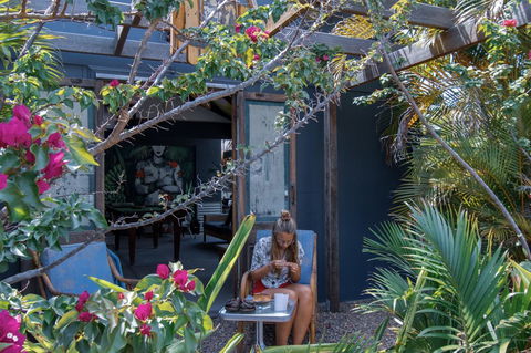 Backpackers At 1770 - New South Wales Tourism  1