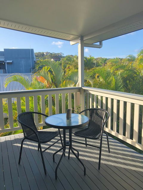 Backpackers At 1770 - New South Wales Tourism  4