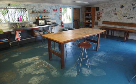 Backpackers At 1770 - New South Wales Tourism  14