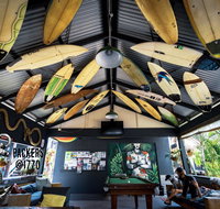 Backpackers at 1770 - New South Wales Tourism 