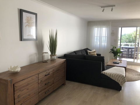 Sunshine Beach Luxe Apartment - New South Wales Tourism  26
