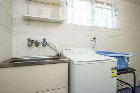 Magnetic North Apartment 1 - New South Wales Tourism  11