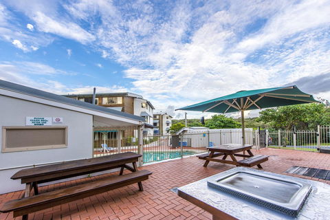 Whale Watch Ocean Beach Resort - New South Wales Tourism  2