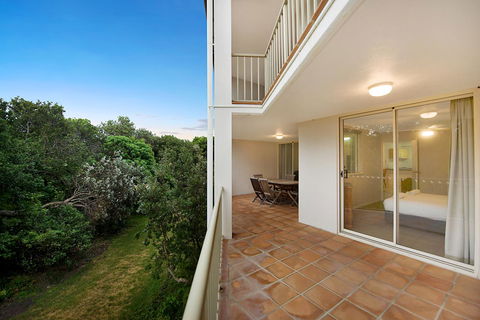 Whale Watch Ocean Beach Resort - New South Wales Tourism  7