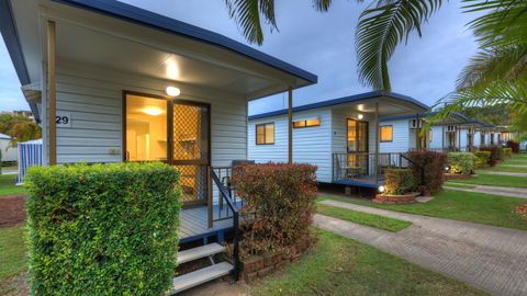 Alex Beach Cabins And Tourist Park - New South Wales Tourism  34