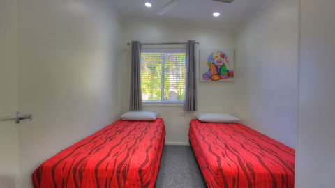 Alex Beach Cabins And Tourist Park - New South Wales Tourism  31