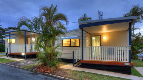 Alex Beach Cabins And Tourist Park - New South Wales Tourism  25