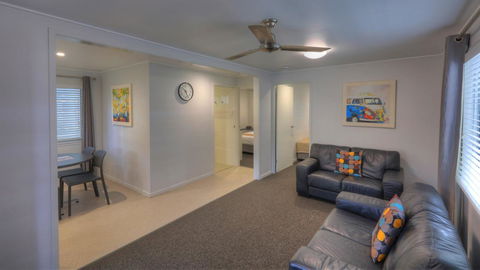 Alex Beach Cabins And Tourist Park - New South Wales Tourism  9