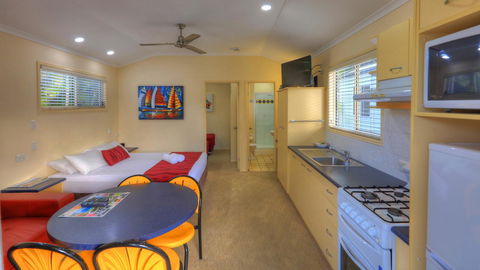 Alex Beach Cabins And Tourist Park - New South Wales Tourism  11