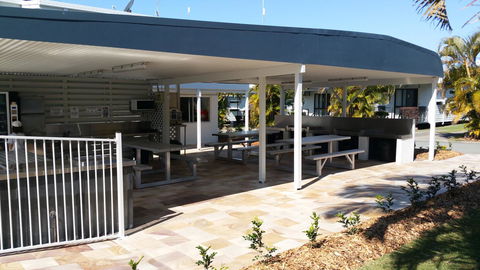 Alex Beach Cabins And Tourist Park - New South Wales Tourism  21