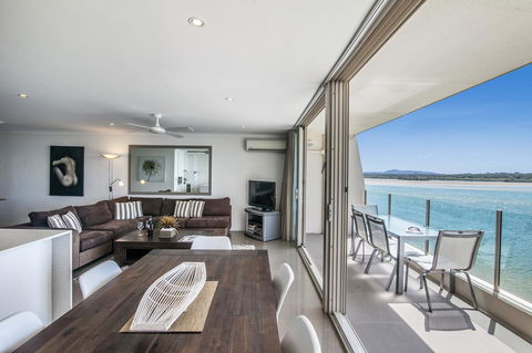 Noosa Harbour Resort - New South Wales Tourism  25