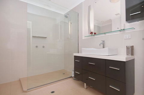 Myuna Holiday Apartments - New South Wales Tourism  20