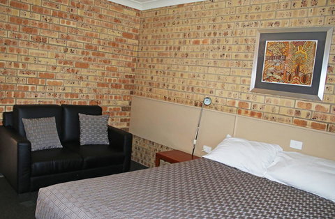 Clermont Country Motor Inn - New South Wales Tourism  6