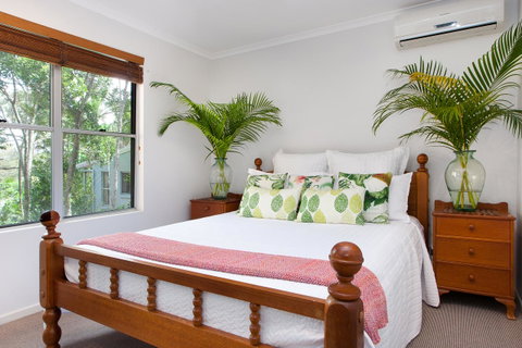 Jolly Roger's Beach House - New South Wales Tourism  9
