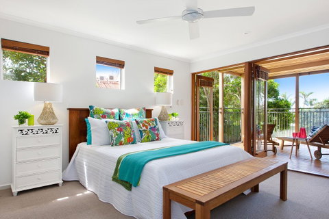 Jolly Roger's Beach House - New South Wales Tourism  6