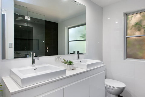 Jolly Roger's Beach House - New South Wales Tourism  12