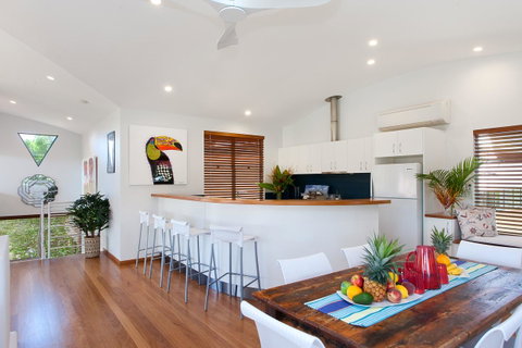 Jolly Roger's Beach House - New South Wales Tourism  4