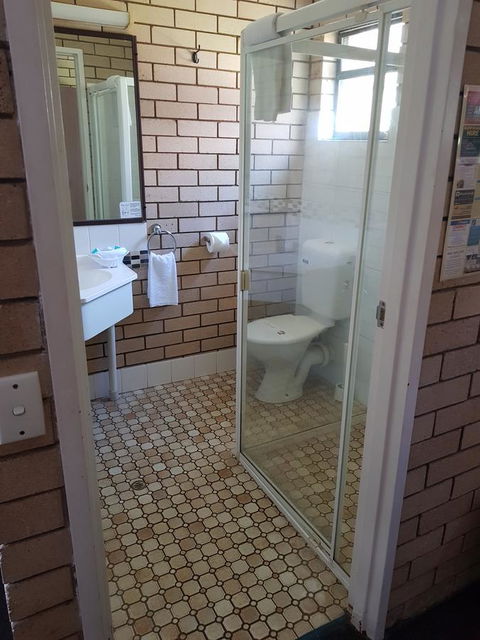 Twin Pines Motel - New South Wales Tourism  1