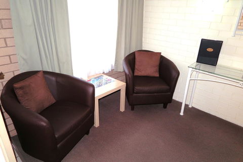 Twin Pines Motel - New South Wales Tourism  24