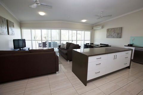 Mariners North Holiday Apartments - New South Wales Tourism  28