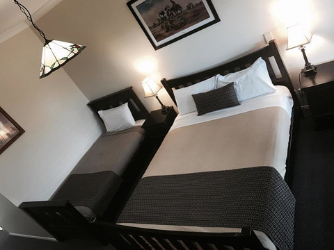 The Bearded Dragon Boutique Hotel - New South Wales Tourism  3