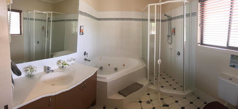 The Bearded Dragon Boutique Hotel - New South Wales Tourism  5