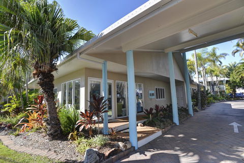 The Beach Motel Hervey Bay - New South Wales Tourism  37