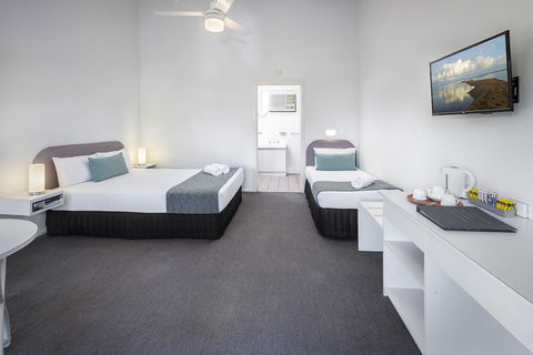 The Beach Motel Hervey Bay - New South Wales Tourism  12