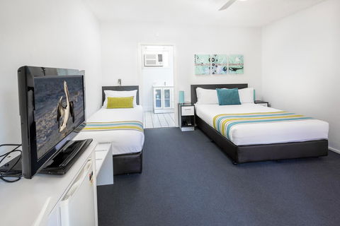 The Beach Motel Hervey Bay - New South Wales Tourism  31