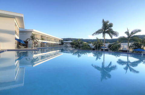 Pool Resort Port Douglas - New South Wales Tourism  1