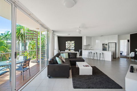 Noosa Tropicana - New South Wales Tourism  10