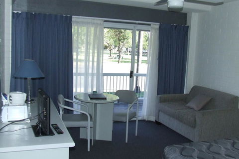 Dalby Manor Motor Inn - New South Wales Tourism  37