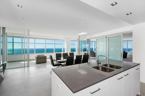 Q1 Resort & Spa - Official - New South Wales Tourism  29
