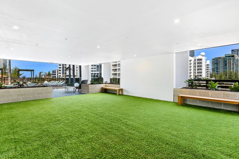 Qube Broadbeach - New South Wales Tourism  23