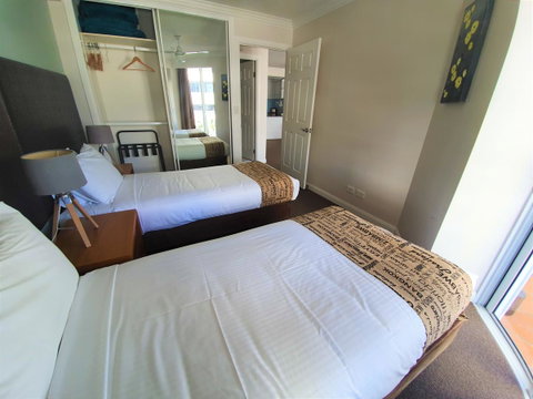 Broadbeach Holiday Apartments - New South Wales Tourism  6