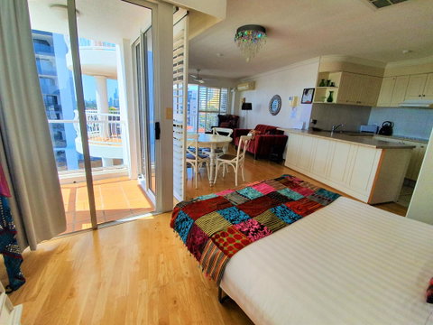 Broadbeach Holiday Apartments - New South Wales Tourism  25