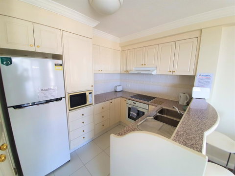 Broadbeach Holiday Apartments - New South Wales Tourism  16