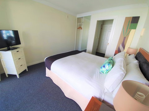 Broadbeach Holiday Apartments - New South Wales Tourism  27