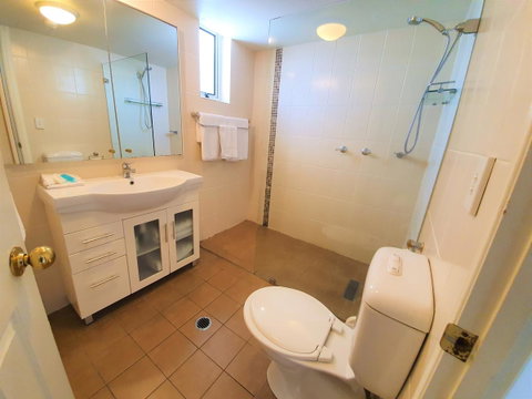 Broadbeach Holiday Apartments - New South Wales Tourism  21