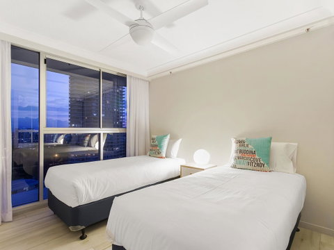 Sunbird Beach Resort Main Beach - New South Wales Tourism  6