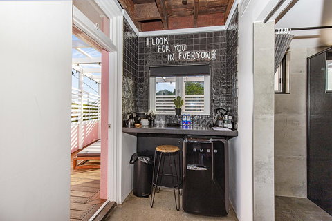 The Pink Hotel Coolangatta - New South Wales Tourism  32