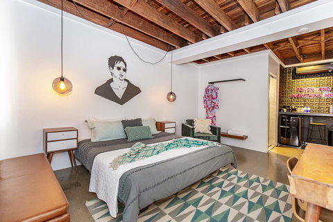 The Pink Hotel Coolangatta - New South Wales Tourism  24