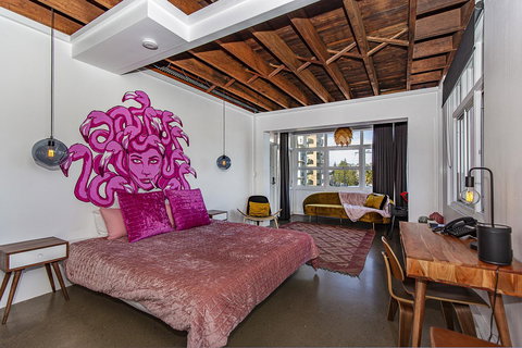 The Pink Hotel Coolangatta - New South Wales Tourism  33
