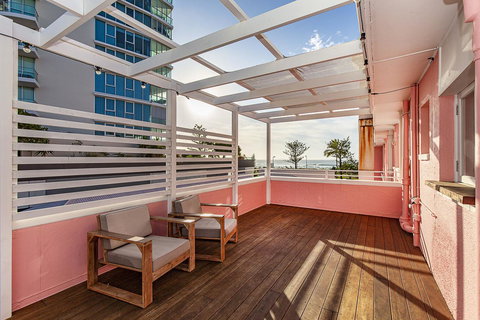 The Pink Hotel Coolangatta - New South Wales Tourism  30
