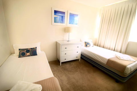 Grosvenor Beachfront Apartments Surfers Paradise - New South Wales Tourism  35